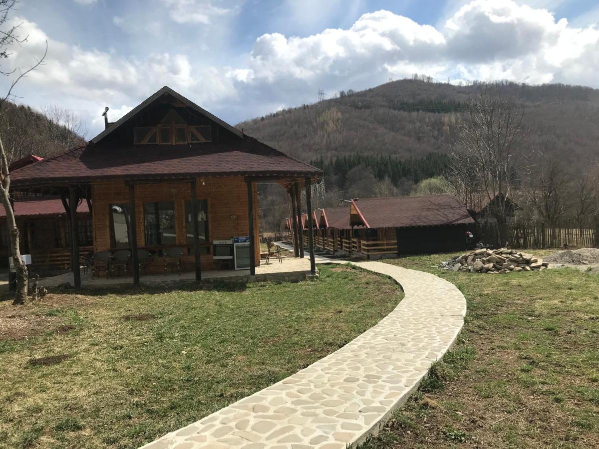 Apartament Casutele Doftanei Teşila Zewnętrze zdjęcie